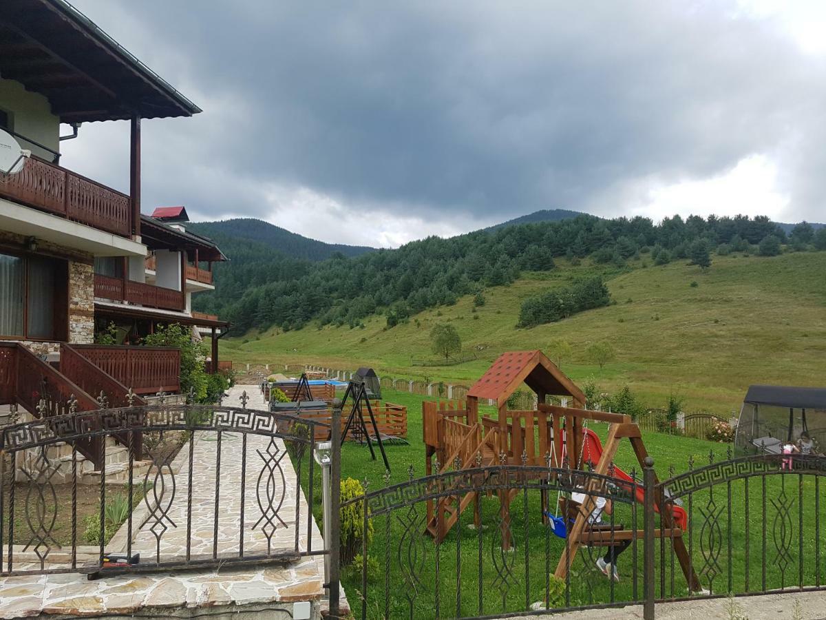 Къщи За Гости Башеви 서르니차 외부 사진